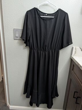 Women's Black Elastic-Waist Midi Dress with Flutter Sleeves